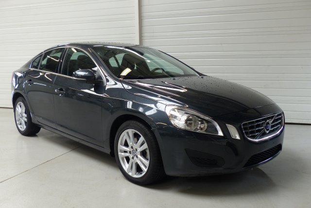 Vente de Volvo S60 D3 136 ch Stop Start Momentum Geartronic BA à prix discount