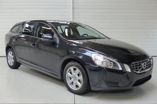 Vente de Volvo V60 D3 136 ch Stop Start Kinetic Geartronic BA à prix discount