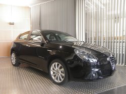 photo Alfa Romeo GIULIETTA 2.0 JTDm 140 ch S&S Distinctive Navigation - Jantes Alu 17 - Sellerie cuir Sport Rouge