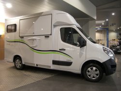 photo Ameline RENAULT MASTER SELECT L2 GRAND CONFORT DCI 120 CAMION 2 CHEVAUX Caméra de surveillance / recul / portes coulissantes devant têtes chevaux
