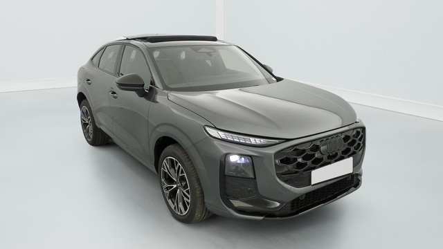 Audi Q3 sportback hybride E-hybrid 272 ch s tronic 6 s line en stock