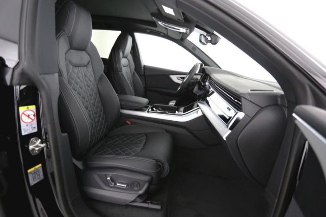 Audi Q8 – 10 Kms Audi Q8 – 10 Kms