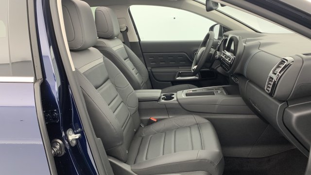 Photo véhicule 1 CITROëN C5 aircross HYBRIDE RECHARGEABLE 225 E-EAT8 SHINE PACK