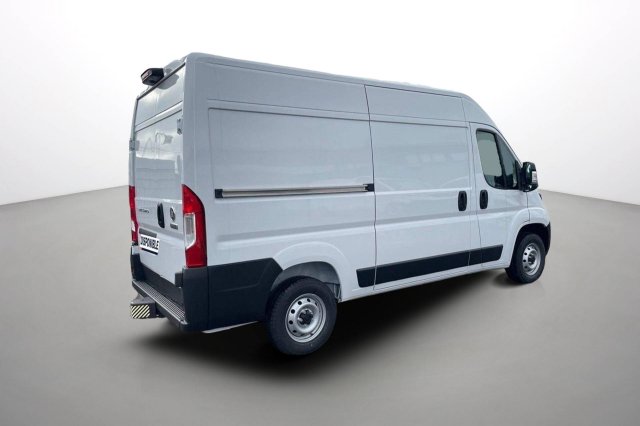 Photo véhicule 1 FIAT Ducato fourgon TOLE 3.3 M H2 H3-POWER 140 CH PACK PRO LOUNGE CONNECT
