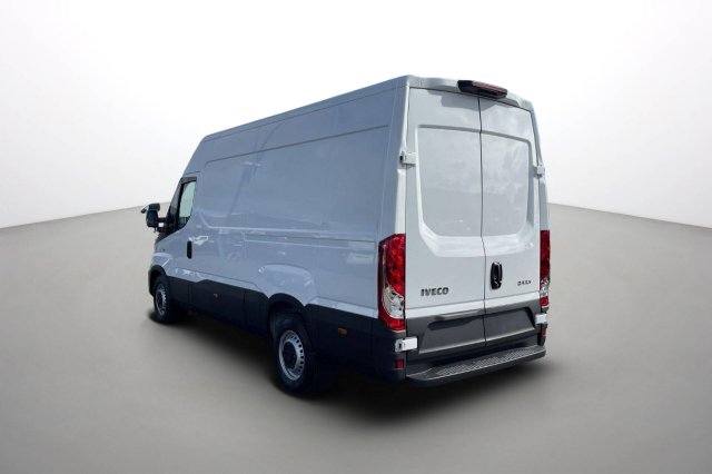Photo véhicule 1 IVECO Daily Daily 35S16A8 3520L 2.3 156ch 12m³ Hi-Matic