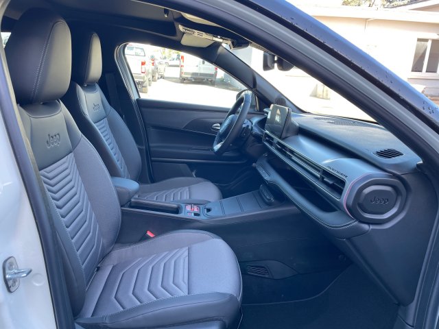 Collaborateur Jeep Avenger nouvelle