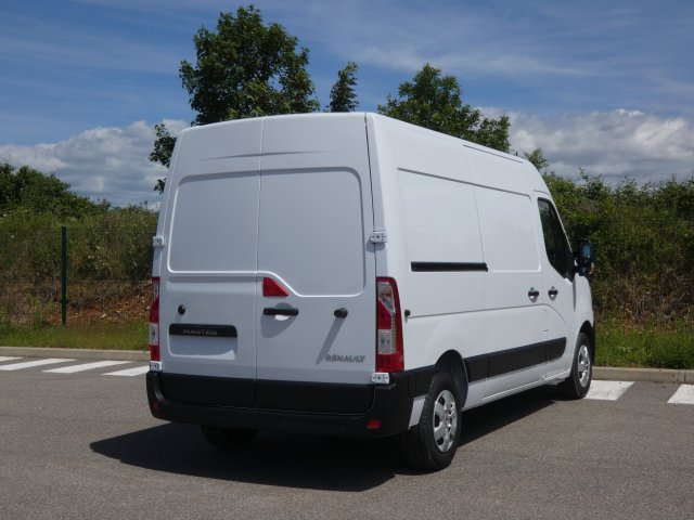 Photo véhicule 1 RENAULT Master fourgon TRAC F3500 L2H2 BLUE DCI 180 GRAND CONFORT