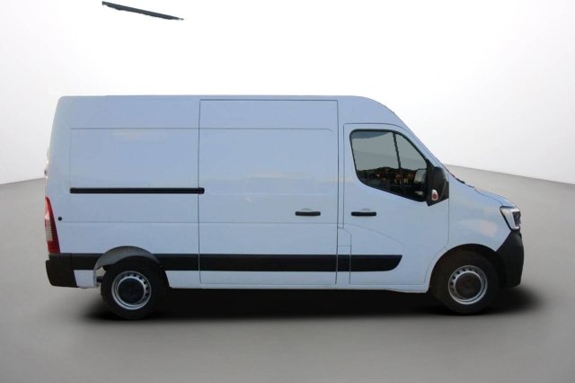 Photo véhicule 1 RENAULT Master fourgon MASTER FGN TRAC F3300 L2H2 BLUE DCI 135 GRAND CONFORT