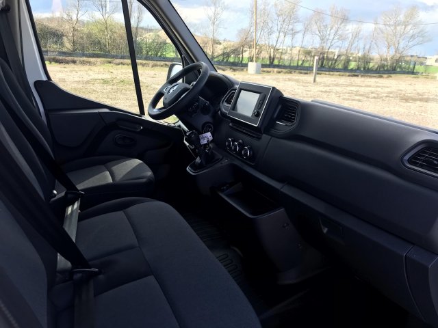Photo véhicule 1 RENAULT Master fourgon TRAC F3500 L2H2 BLUE DCI 135 CONFORT