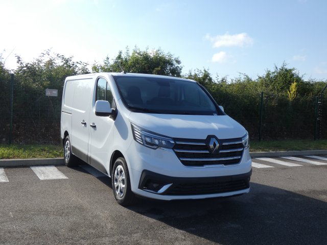 Photo véhicule 1 RENAULT Trafic fourgon TRAFIC FGN L1H1 3000 KG BLUE DCI 150 EDC GRAND CONFORT