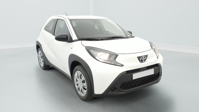 Toyota Aygo x 1.0 vvt-i 72 s-cvt dynamic en stock