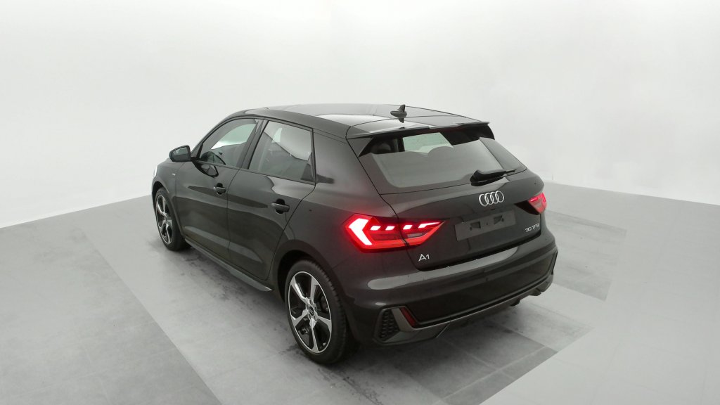 Photo véhicule 1 AUDI A1 sportback 30 TFSI 116 CH S TRONIC 7 ADVANCED