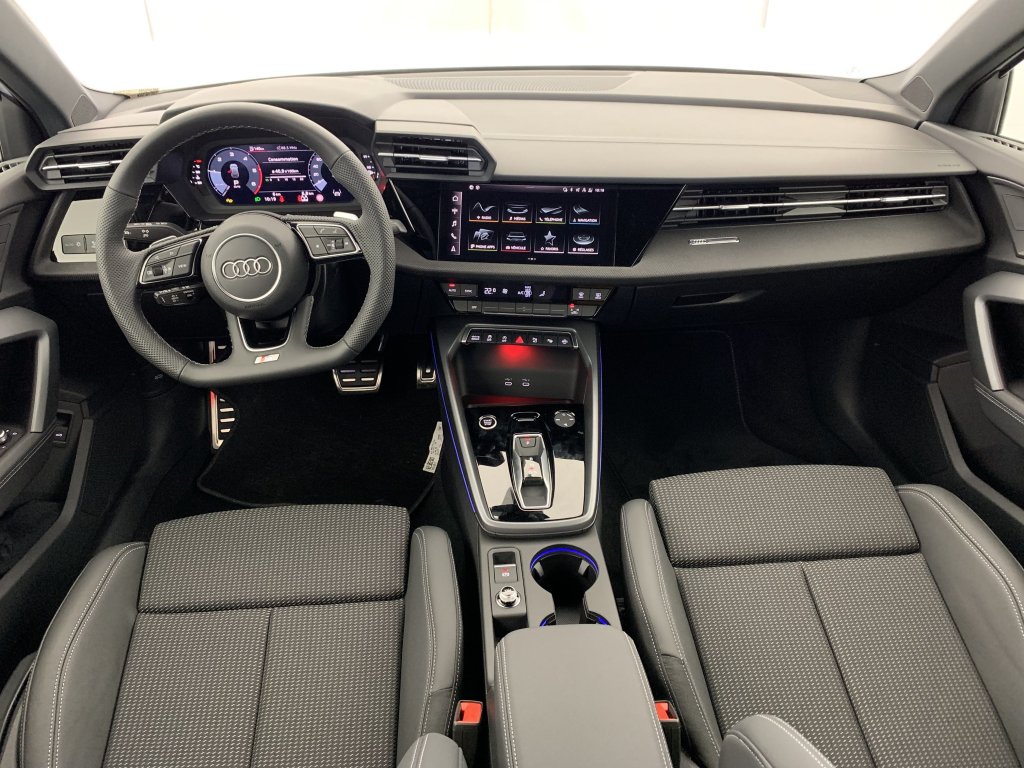 Photo véhicule 1 AUDI A3 allstreet 35 TDI 150 S TRONIC 7 DESIGN