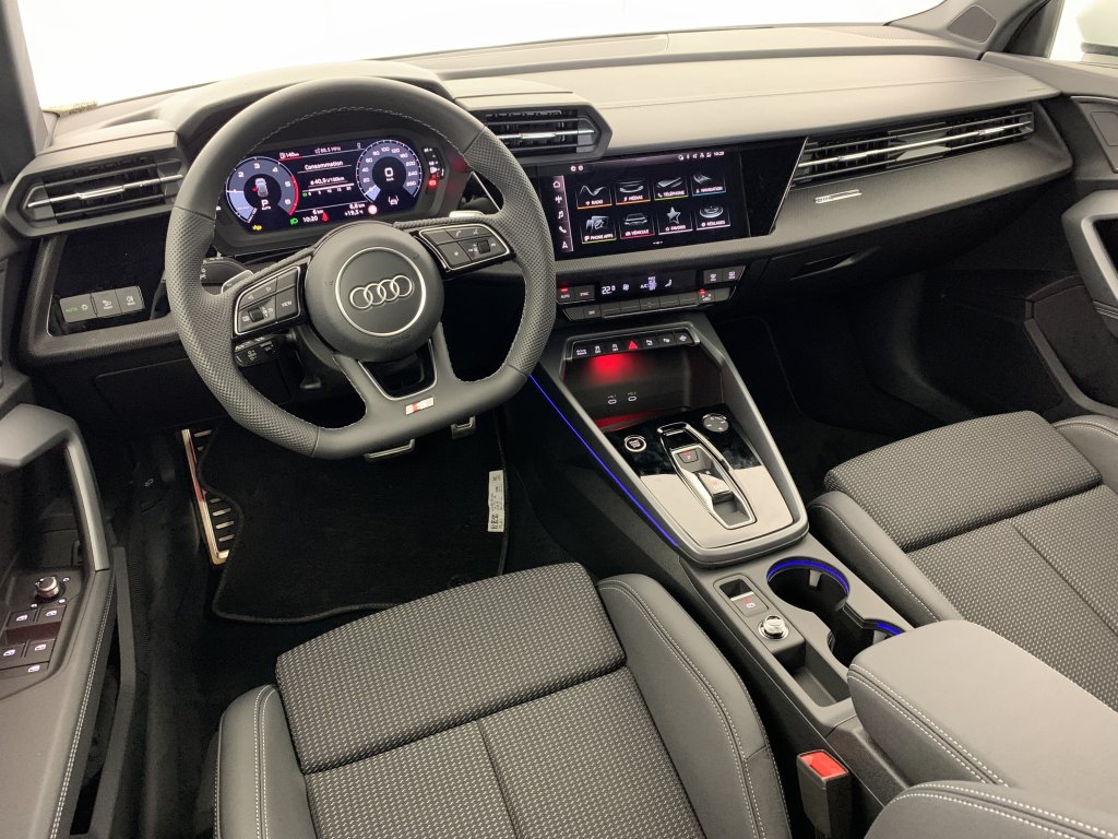 Photo véhicule 1 AUDI A3 allstreet 35 TDI 150 S TRONIC 7 DESIGN