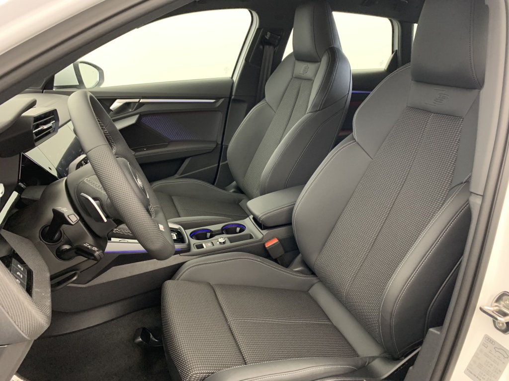 Photo véhicule 1 AUDI A3 allstreet 35 TDI 150 S TRONIC 7 DESIGN