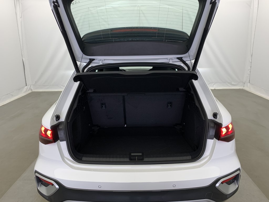 Photo véhicule 1 AUDI A3 allstreet 35 TDI 150 S TRONIC 7 DESIGN