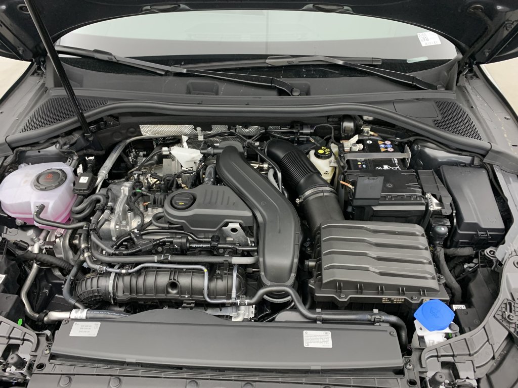 Photo véhicule 1 AUDI A3 sportback 35 TFSI Mild Hybrid 150 S tronic 7 S Line