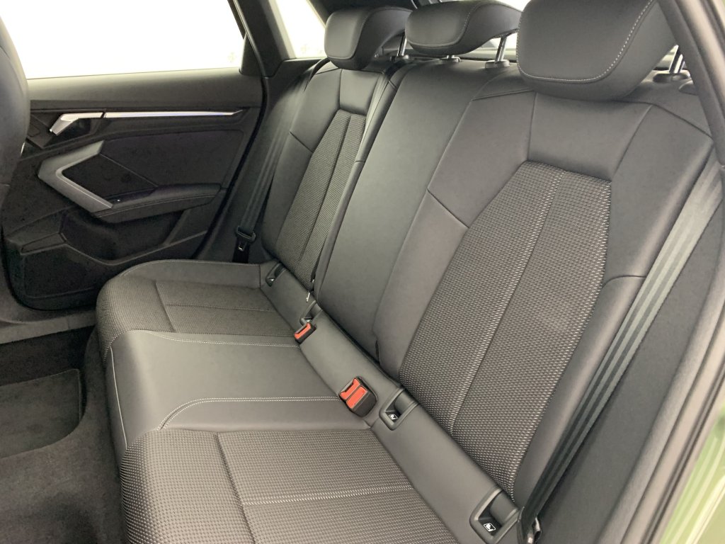 Photo véhicule 1 AUDI A3 sportback 35 TFSI Mild Hybrid 150 S tronic 7 S Line
