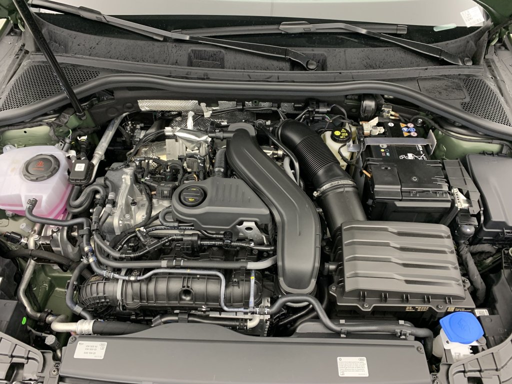 Photo véhicule 1 AUDI A3 sportback 35 TFSI Mild Hybrid 150 S tronic 7 S Line
