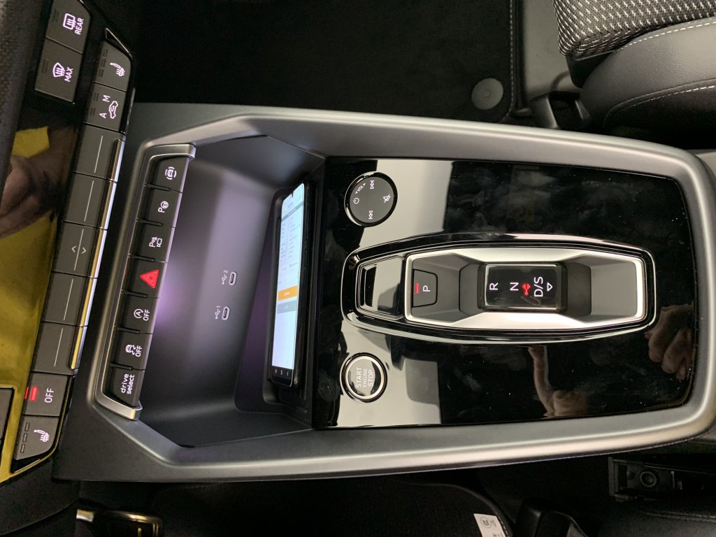 Photo véhicule 1 AUDI A3 sportback 35 TFSI Mild Hybrid 150 S tronic 7 S Line