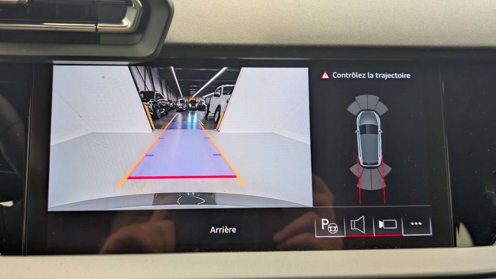 Photo véhicule 1 AUDI A3 sportback nouvelle 45 TFSI E HYBRIDE RECHARGEABLE 272 S TRONIC 6 S LINE
