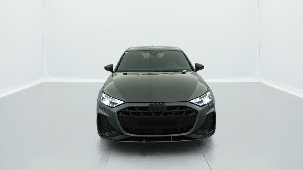 Photo véhicule 1 AUDI A3 sportback nouvelle 45 TFSI E HYBRIDE RECHARGEABLE 272 S TRONIC 6 S LINE