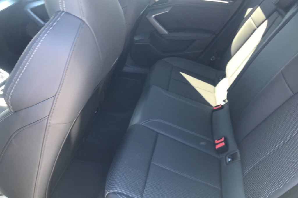 Photo véhicule 1 AUDI A3 sportback nouvelle 45 TFSI E HYBRIDE RECHARGEABLE 272 S TRONIC 6 S LINE