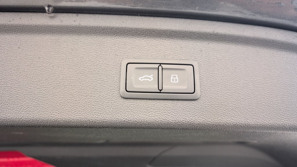 Photo véhicule 1 AUDI A3 sportback nouvelle 45 TFSI E HYBRIDE RECHARGEABLE 272 S TRONIC 6 S LINE