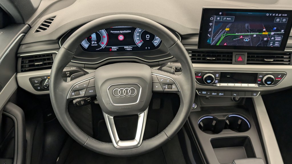 Photo véhicule 1 AUDI A4 avant 40 TDI 204 S TRONIC 7 BUSINESS EXECUTIVE