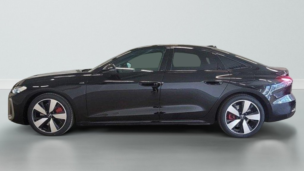 Photo véhicule 1 AUDI A5 E-hybrid 367 ch S tronic 7 Quattro S line