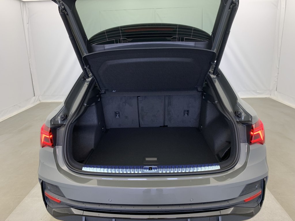 Photo véhicule 1 AUDI Q3 sportback 35 TDI 150 ch S tronic 7 S line plus