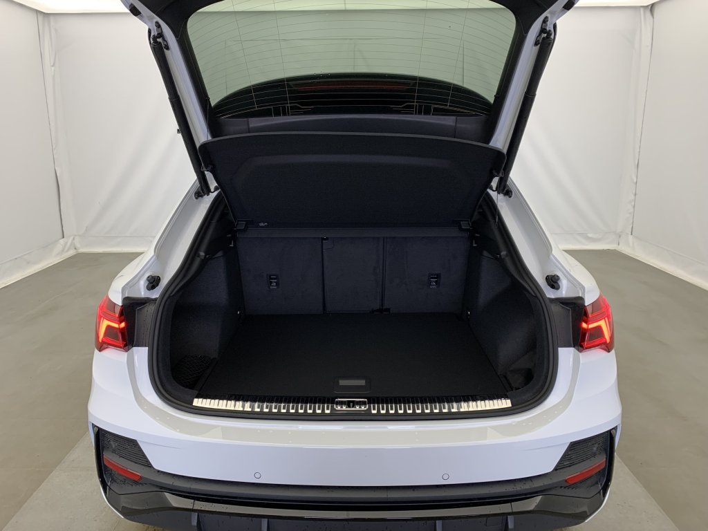 Photo véhicule 1 AUDI Q3 sportback 35 TDI 150 ch S tronic 7 S line plus