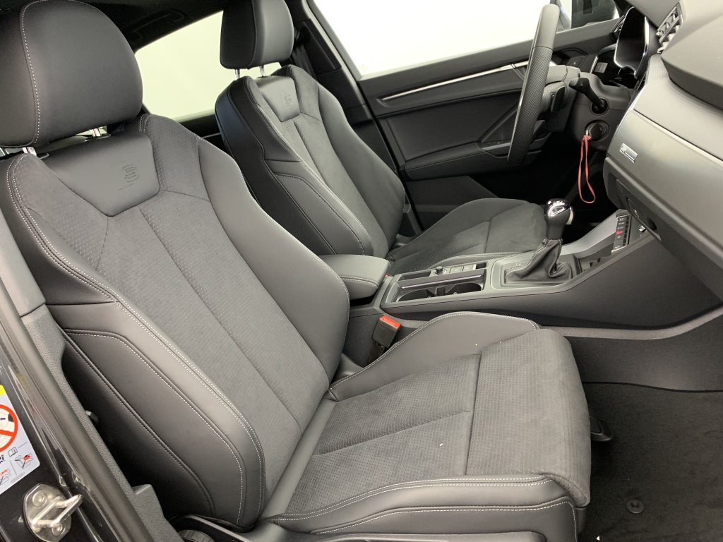 Photo véhicule 1 AUDI Q3 sportback 35 TDI 150 ch S tronic 7 S line