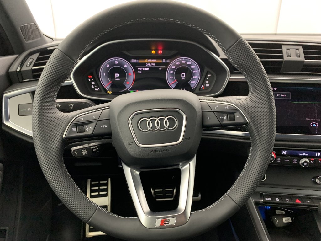 Photo véhicule 1 AUDI Q3 sportback 35 TDI 150 ch S tronic 7 S line