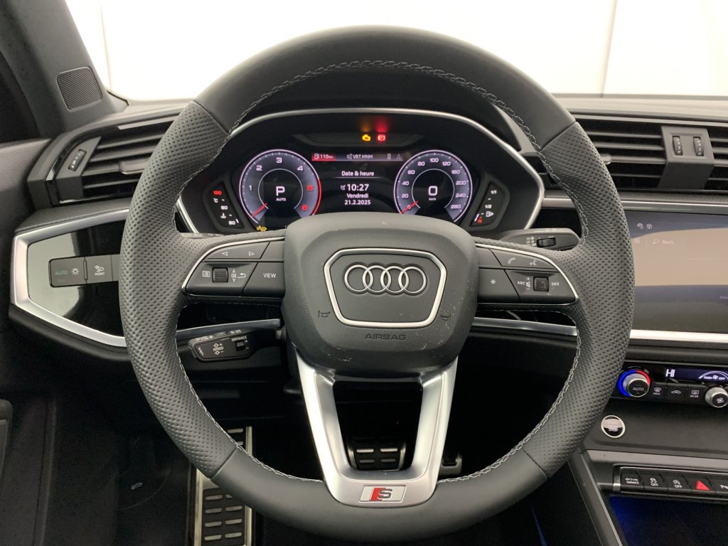 Photo véhicule 1 AUDI Q3 sportback 35 TDI 150 ch S tronic 7 S line