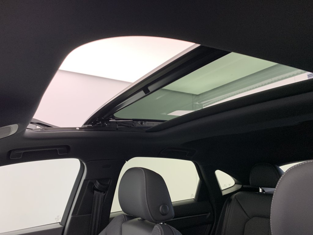 Photo véhicule 1 AUDI Q3 sportback 35 TDI 150 ch S tronic 7 S line