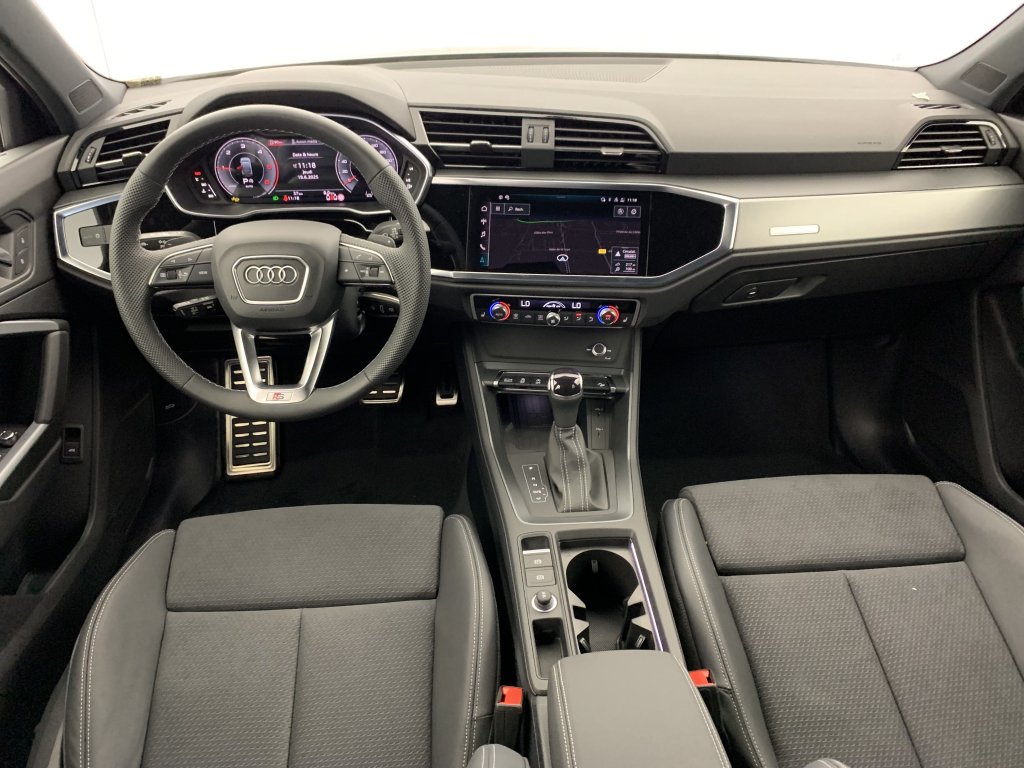 Photo véhicule 1 AUDI Q3 sportback 35 TDI 150 ch S tronic 7 S line