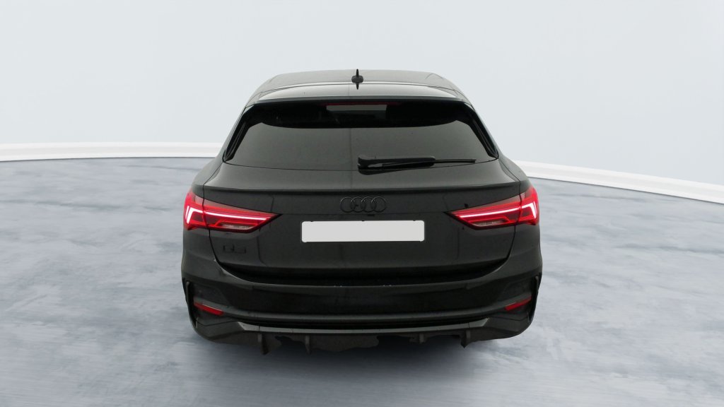 Photo véhicule 1 AUDI Q3 sportback 35 TDI 150 ch S tronic 7 Black Edition