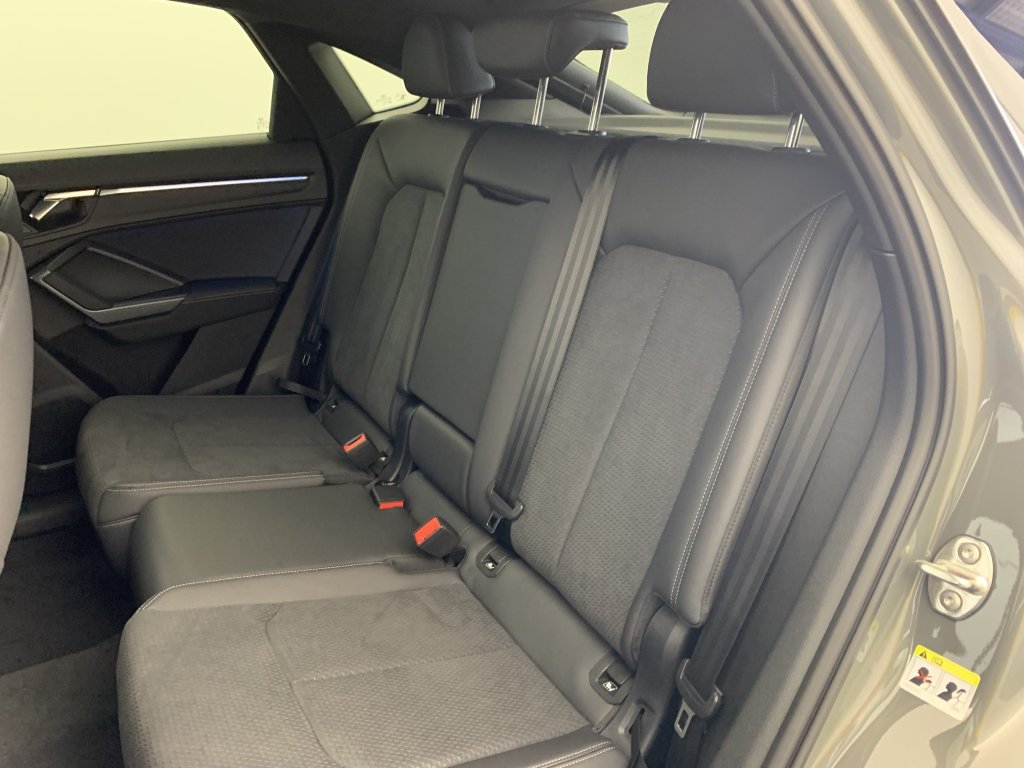 Photo véhicule 1 AUDI Q3 sportback 35 TDI 150 ch S tronic 7 S line plus