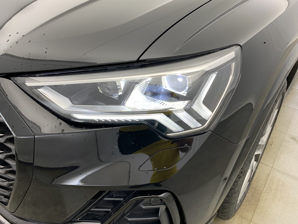 Photo véhicule 1 AUDI Q3 sportback 35 TDI 150 ch S tronic 7 Black Edition