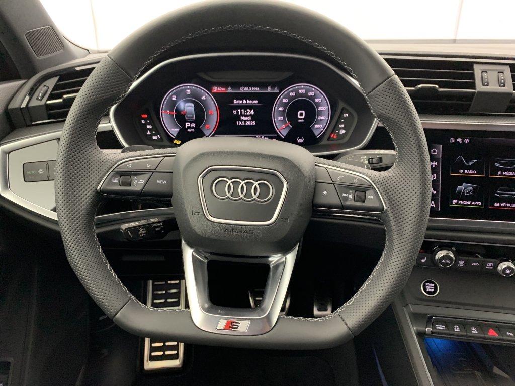 Photo véhicule 1 AUDI Q3 sportback 35 TDI 150 ch S tronic 7 S line plus