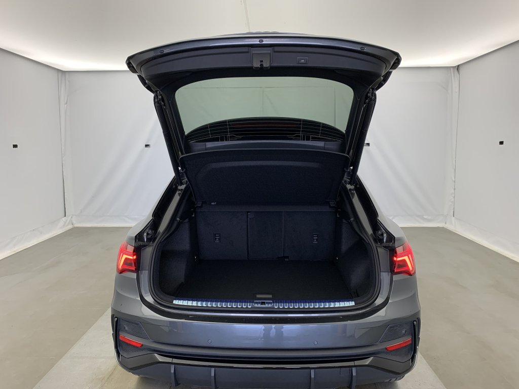Photo véhicule 1 AUDI Q3 sportback 35 TDI 150 ch S tronic 7 S line