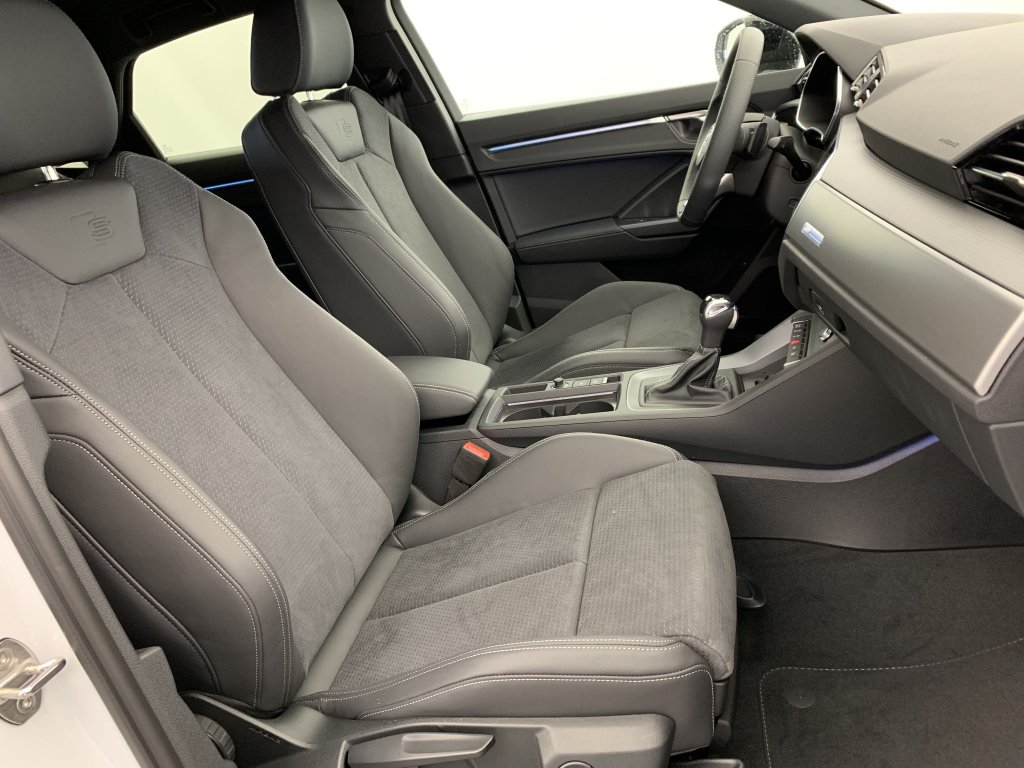 Photo véhicule 1 AUDI Q3 sportback 35 TDI 150 ch S tronic 7 S line plus