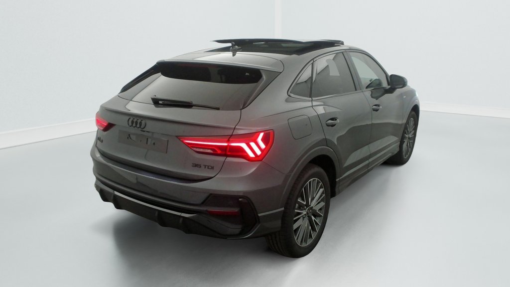 Photo véhicule 1 AUDI Q3 sportback 35 TDI 150 ch S tronic 7 S line