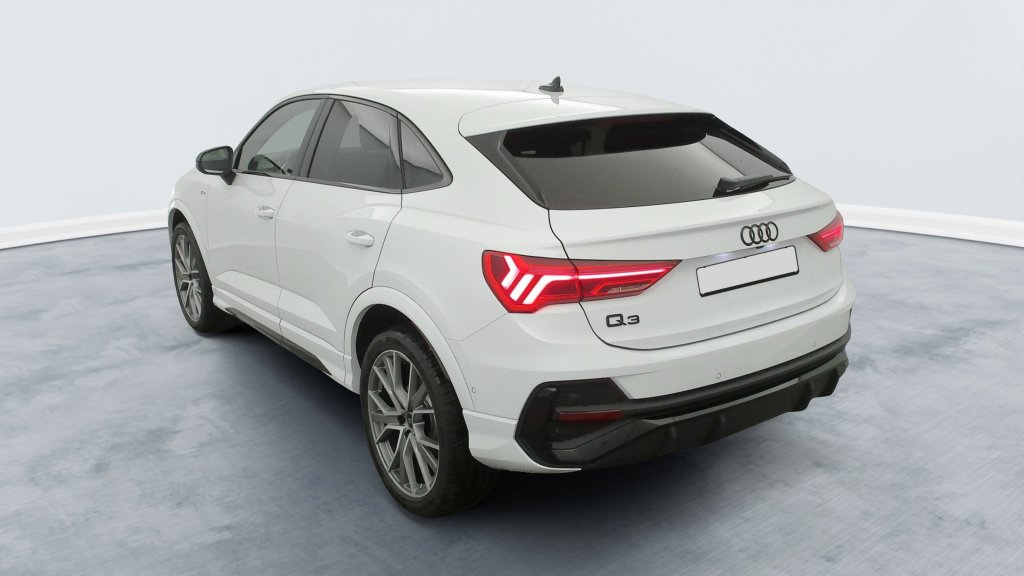 Photo véhicule 1 AUDI Q3 sportback 35 TDI 150 ch S tronic 7 S line plus