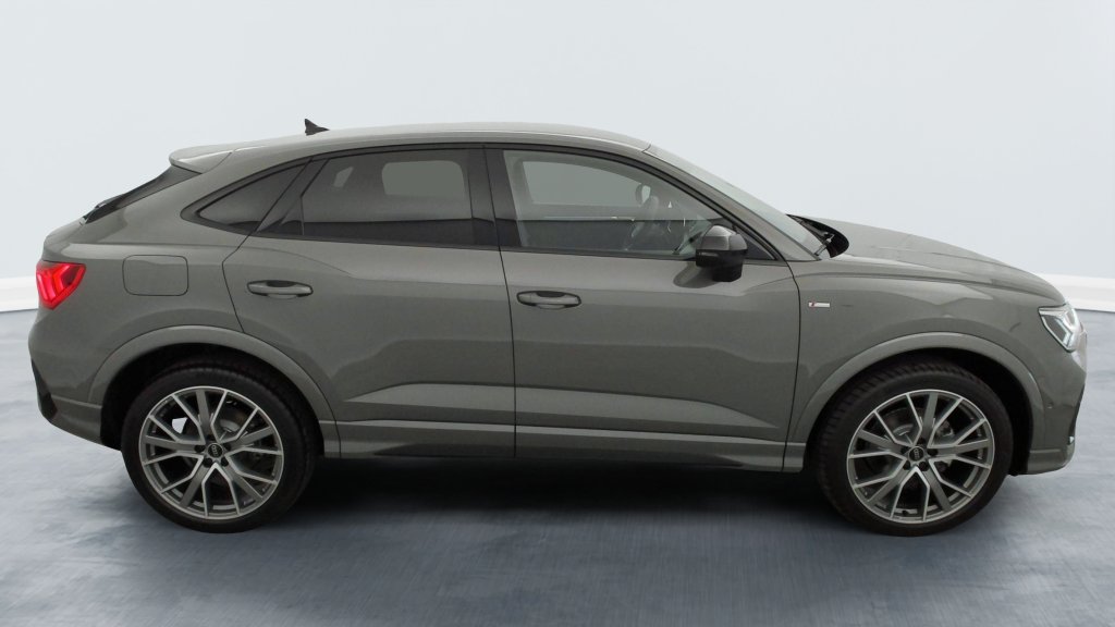 Photo véhicule 1 AUDI Q3 sportback 35 TDI 150 ch S tronic 7 S line plus