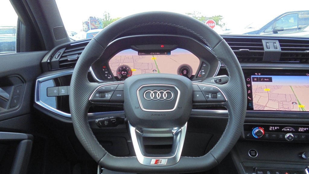 Photo véhicule 1 AUDI Q3 sportback Q3 Sportback 35 TDI 150 ch S tronic 7 S Edition