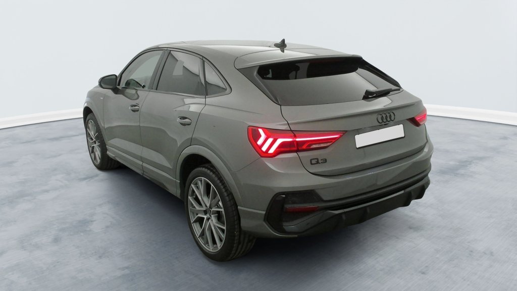 Photo véhicule 1 AUDI Q3 sportback 35 TDI 150 ch S tronic 7 S line plus