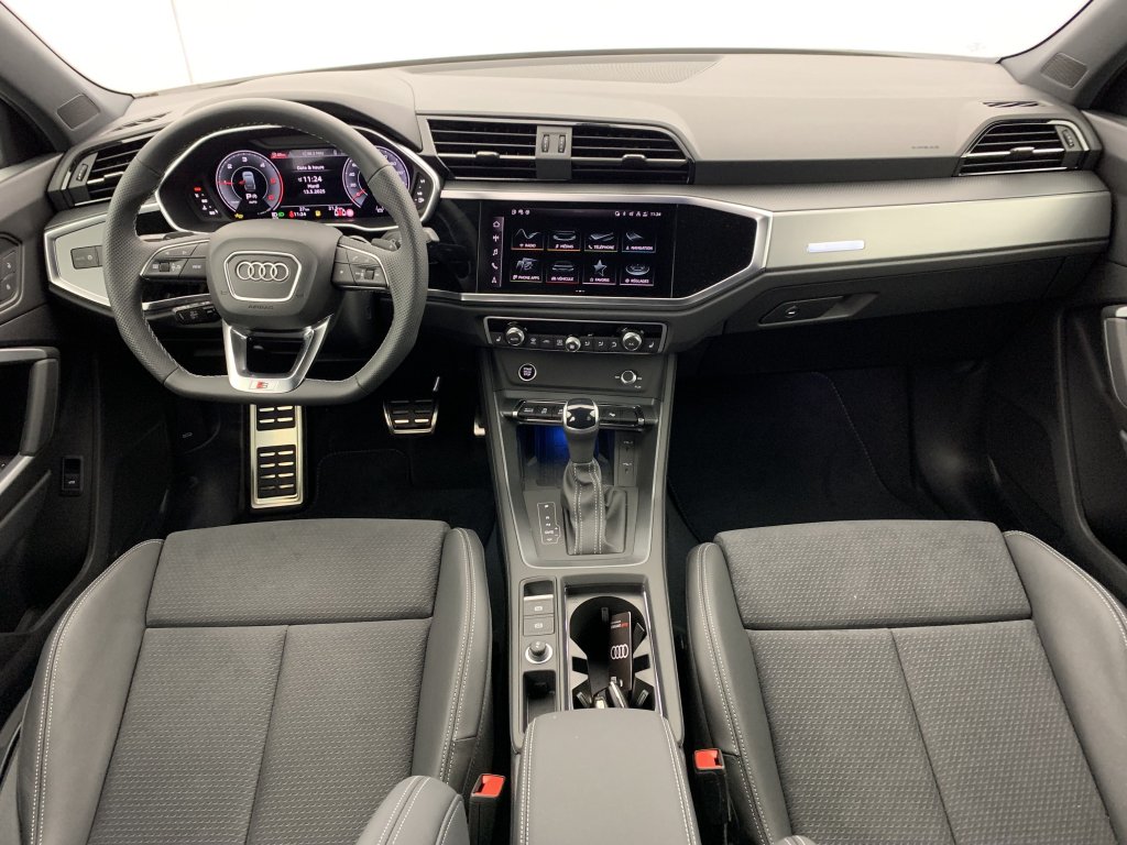 Photo véhicule 1 AUDI Q3 sportback 35 TDI 150 ch S tronic 7 S line plus