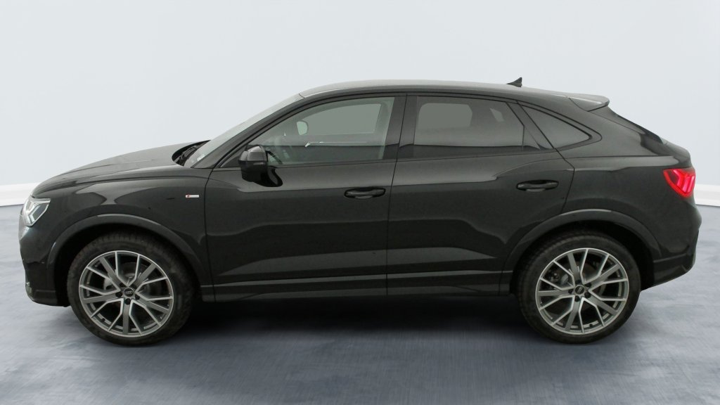 Photo véhicule 1 AUDI Q3 sportback 35 TDI 150 ch S tronic 7 Black Edition